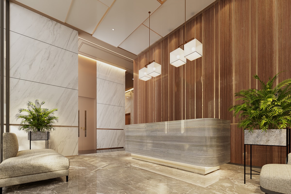 Hall elegante con plantas naturales